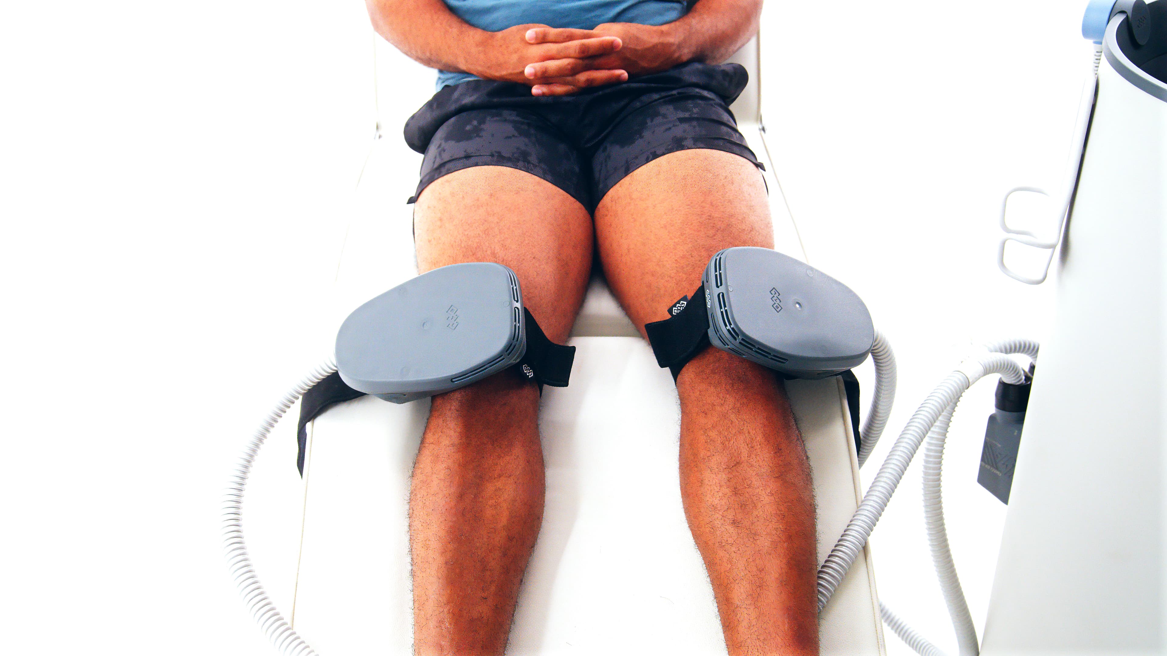 EMSculpt Neo small applicators on the knees